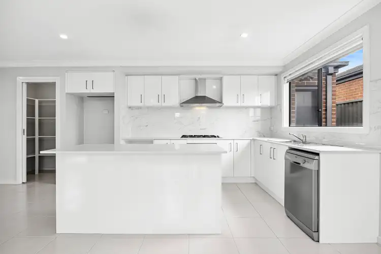 Second view of Homely house listing, 31 Foxglove Way, Lara VIC 3212