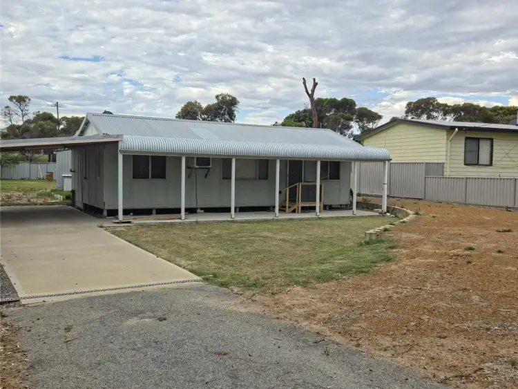 10 Douglas Street, Hopetoun WA 6348