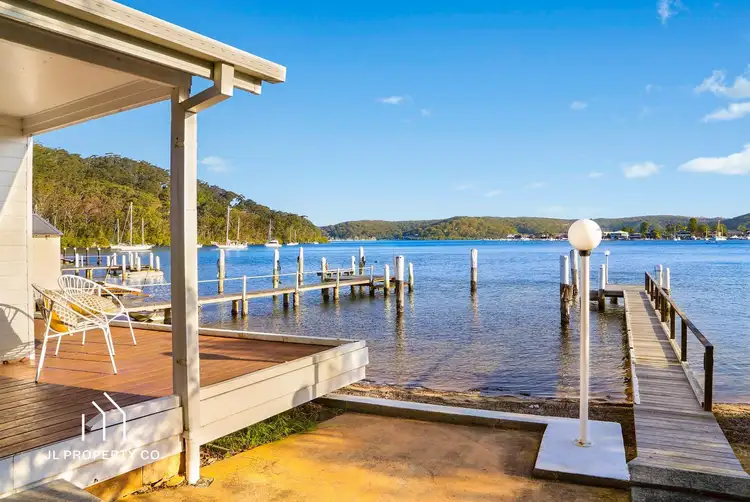 96 Daley Avenue, Daleys Point NSW 2257