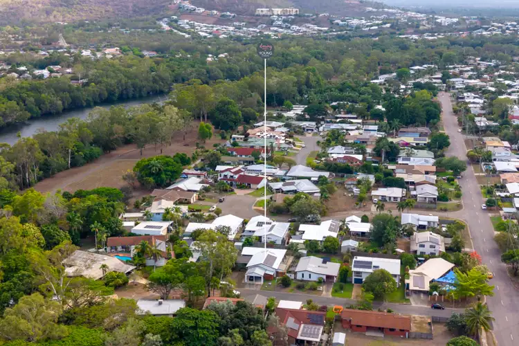 10 Isabella Court, Cranbrook QLD 4814