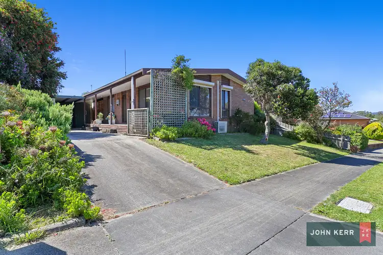 26 Dinwoodie Drive, Newborough VIC 3825