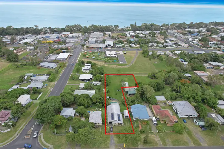 298 Torquay Terrace, Torquay QLD 4655