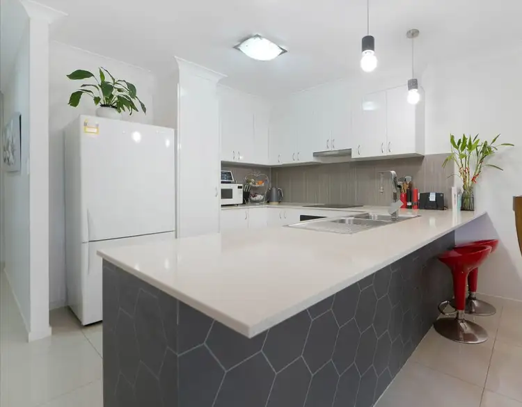 2/23 Narrabeen Street, Blacks Beach QLD 4740