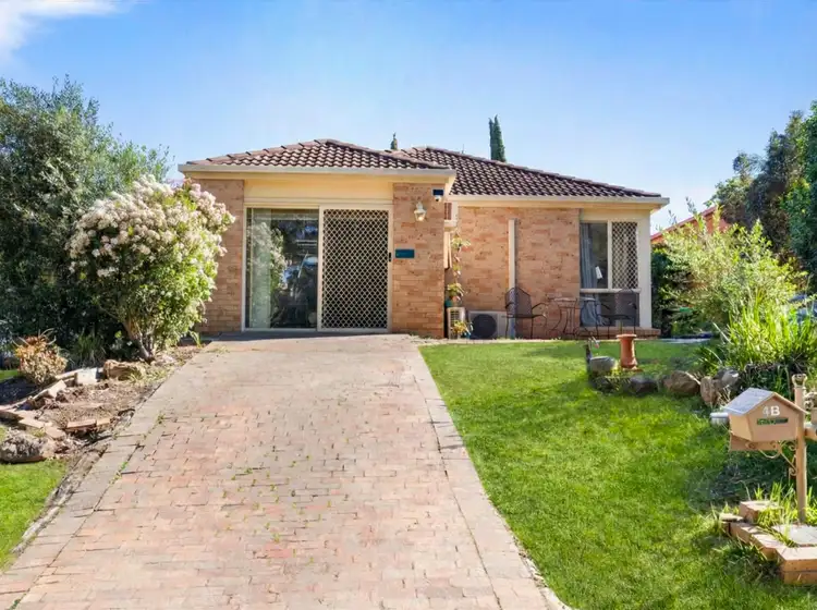4B Kylie Way, Casula NSW 2170