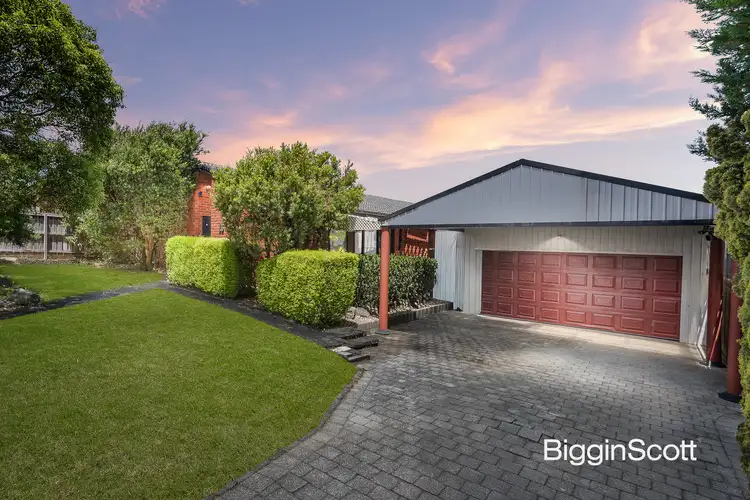 16 Charles Green Avenue, Endeavour Hills VIC 3802