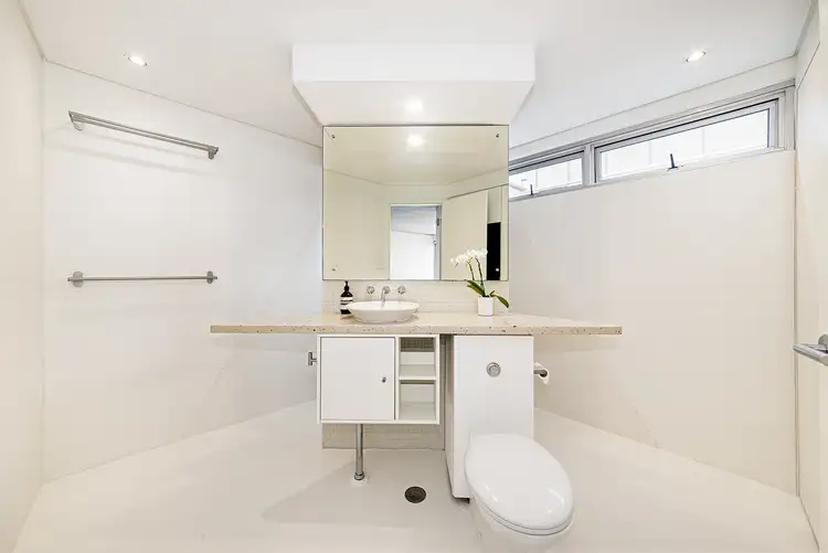 Third view of Homely apartment listing, 44/6 Greenknowe Avenue, Elizabeth Bay NSW 2011