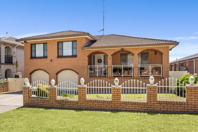 54 Minda Crescent, Oak Flats NSW 2529