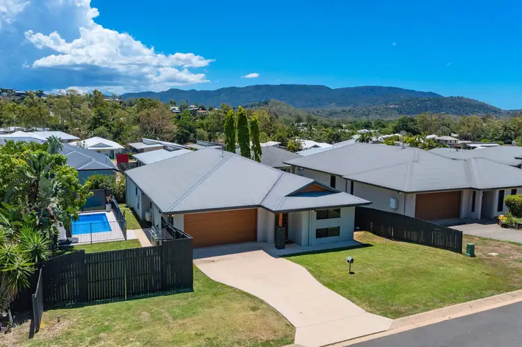 12 Pearl Street, Cannonvale QLD 4802