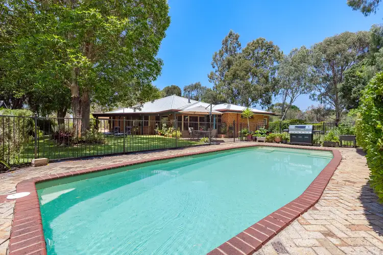 8 Boronia Road, Banjup WA 6164