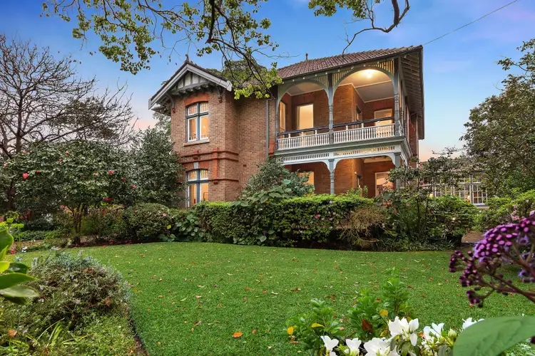 8 Ku-ring-gai Avenue, Turramurra NSW 2074