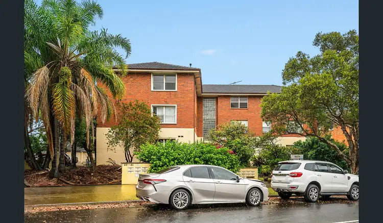 4/29-31 Marlene Cres, Greenacre NSW 2190