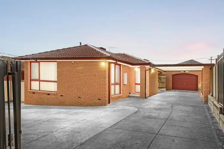 5 Murchison Crescent, Clayton South VIC 3169