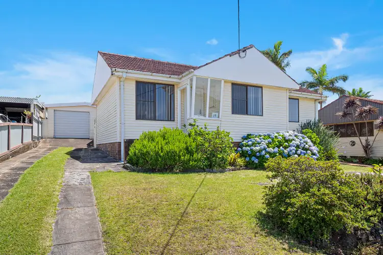 15 Albert Street, Lake Illawarra NSW 2528