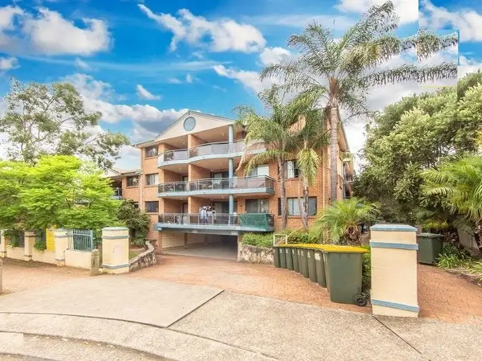 8/2-6 Priddle St, Westmead NSW 2145
