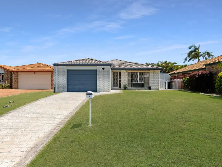 7 Brooke Court, Torquay QLD 4655