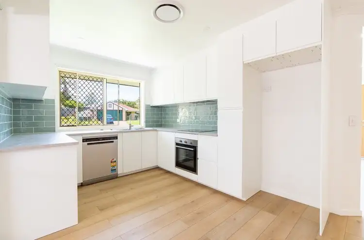 17 Washbrook Crescent, Petrie QLD 4502