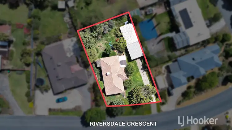 8 Riversdale Crescent, Darley VIC 3340