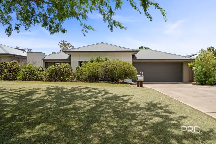 24 Barton Avenue, Lloyd NSW 2650