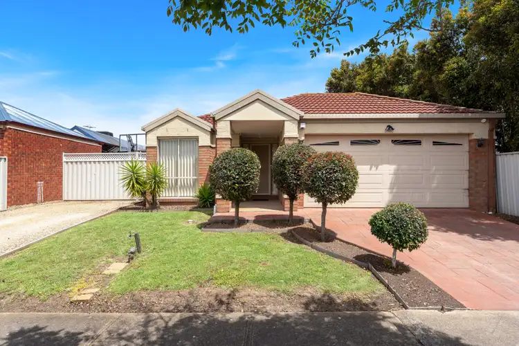 4 Shearwater Place, Craigieburn VIC 3064