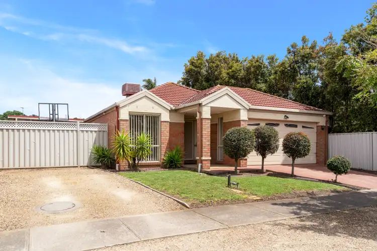 Second view of Homely house listing, 4 Shearwater Place, Craigieburn VIC 3064