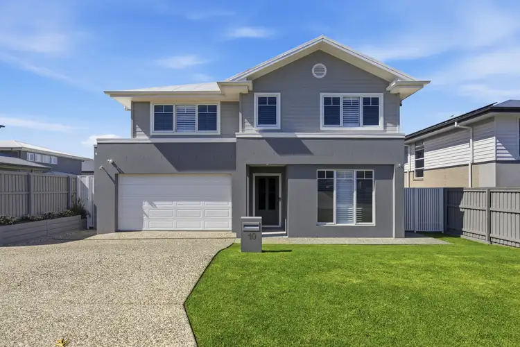 10 Honeysuckle Crescent