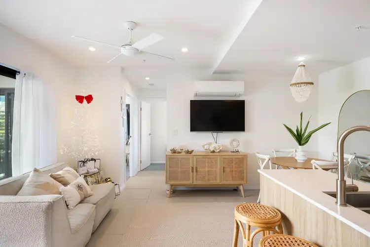 2044 Gold Coast Highway