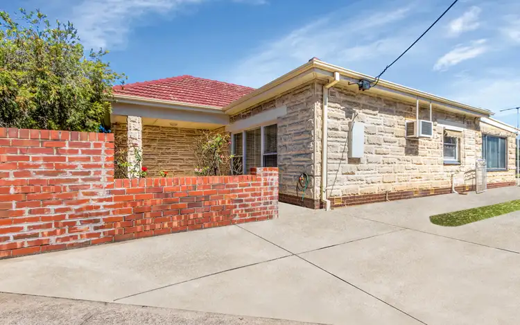 40 West Lakes Boulevard