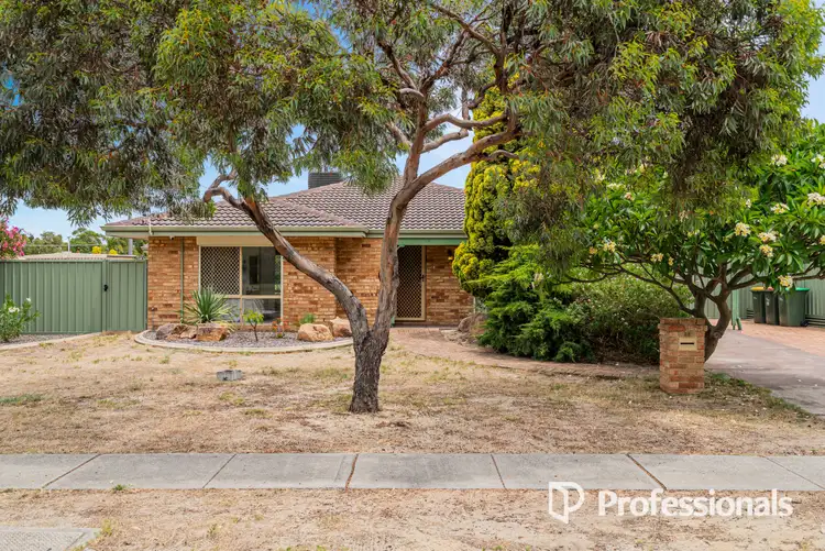 33 Highclere Boulevard