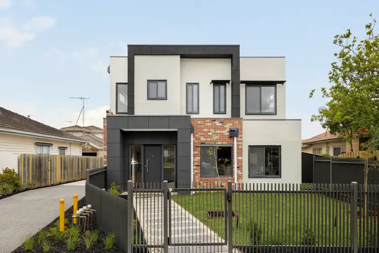 17 Cash Street