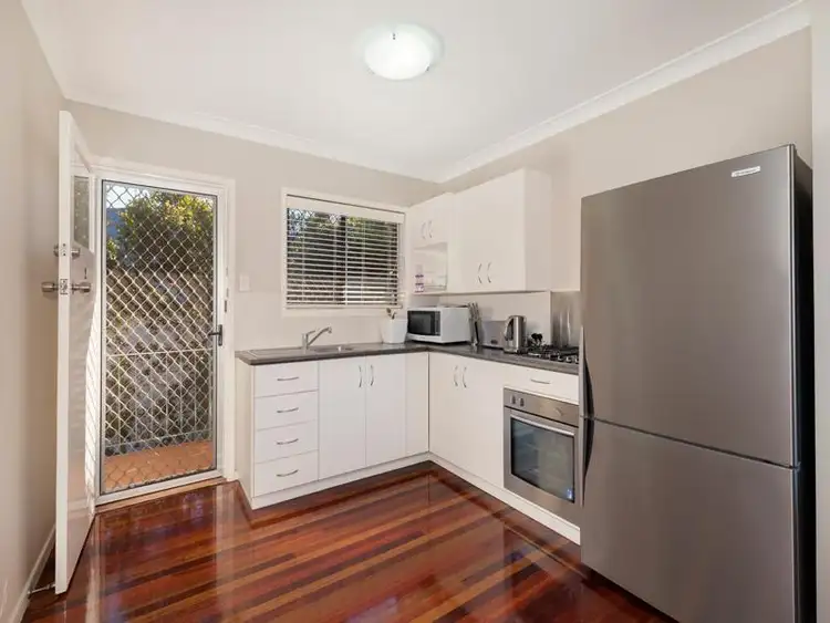 2/4 Bakewell St