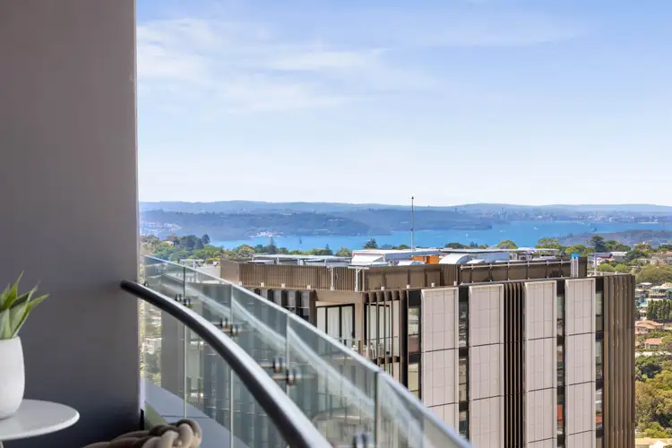 2005/241 Oxford Street