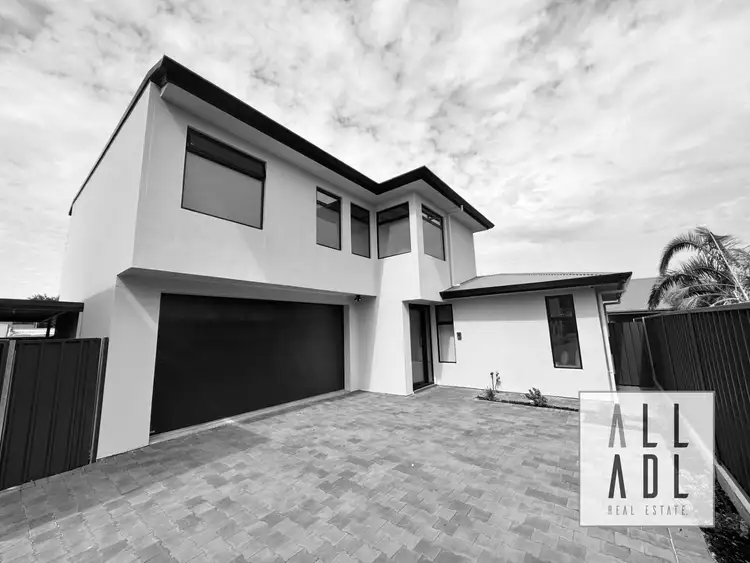 22C Kinnaird Avenue