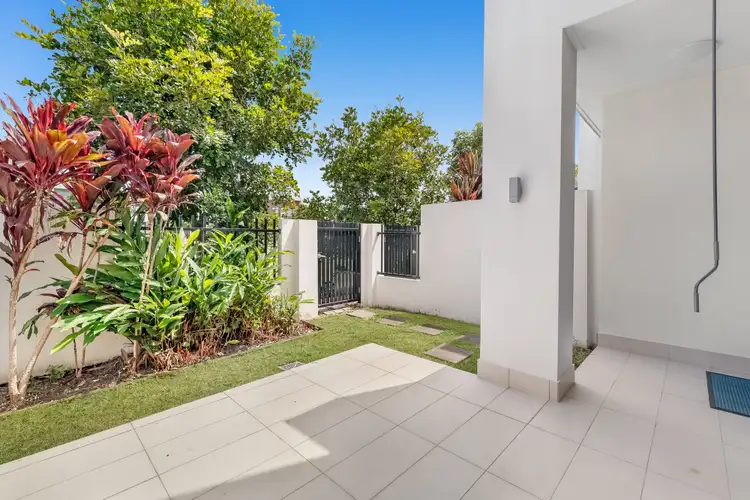 6 Mayfair Lane