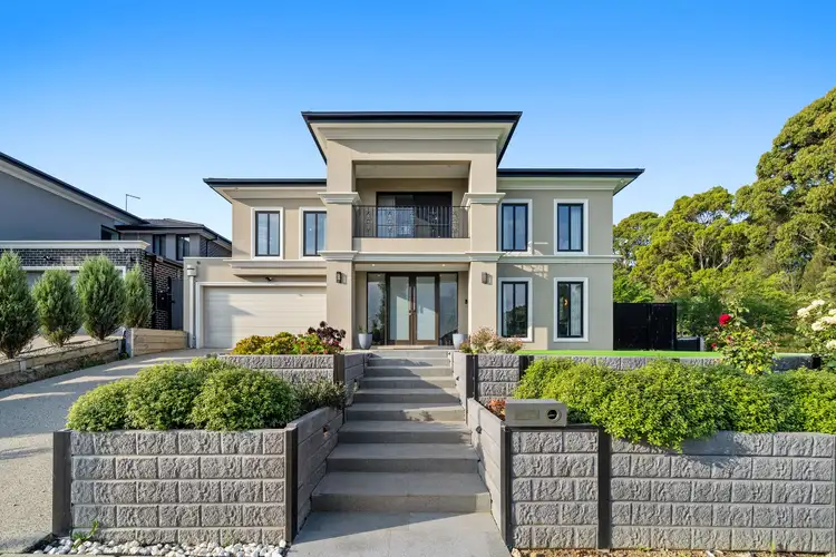 72 Cresthaven Boulevard