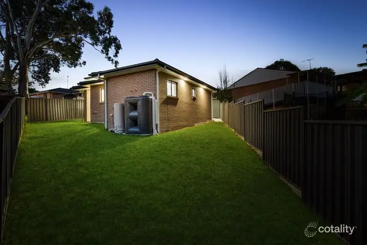 23A Hewitt Place