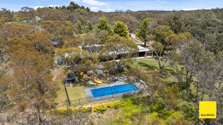 464 Weeroona Drive