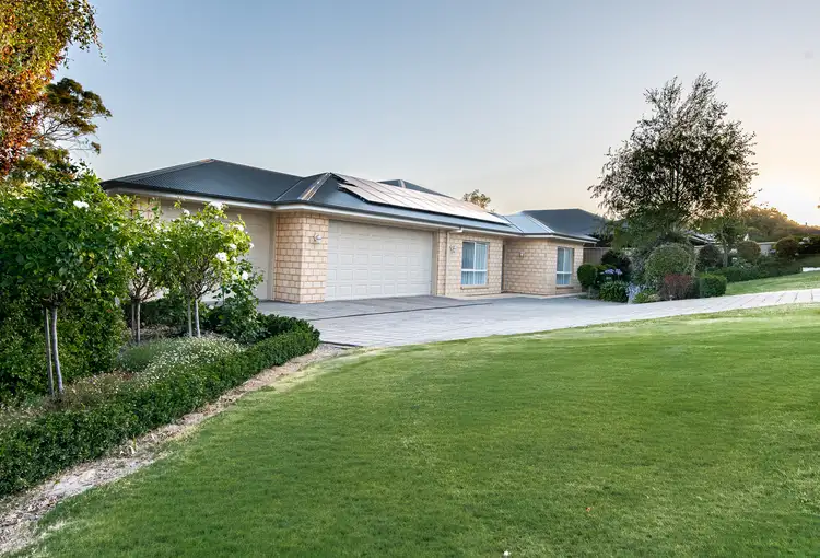 8 Price Avenue