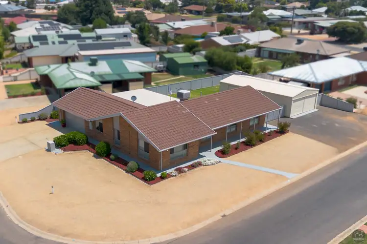 1 Maple Crescent