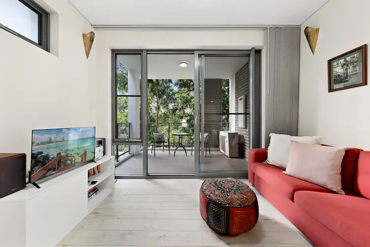 15-21 Mindarie Street