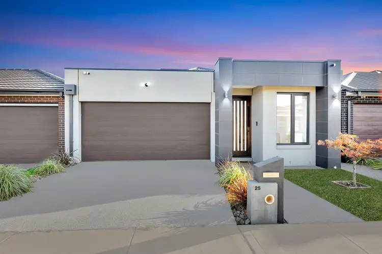 25 Nova Street