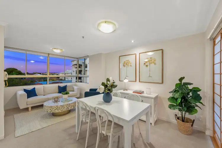 223/79 Moray Street