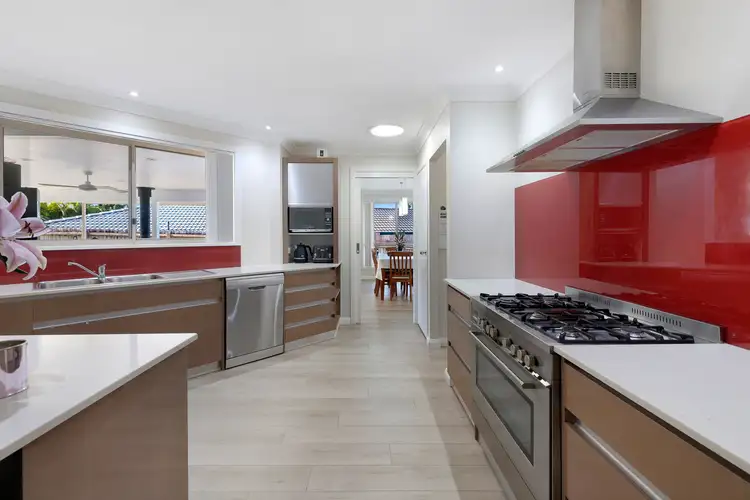 27 Hastings Crescent, Carrara QLD 4211