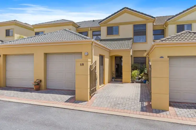 37-53 Paradise Springs