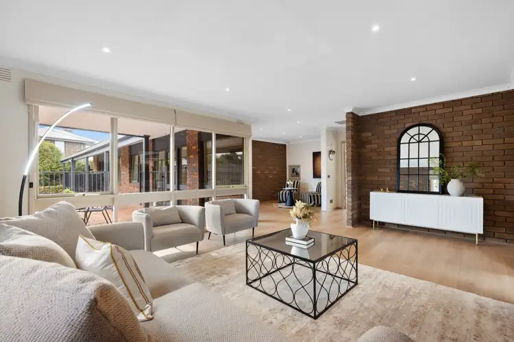 11 Folkstone Crescent