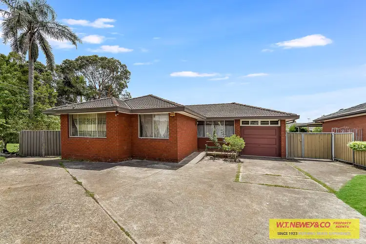 24 Glenbrook Crescent