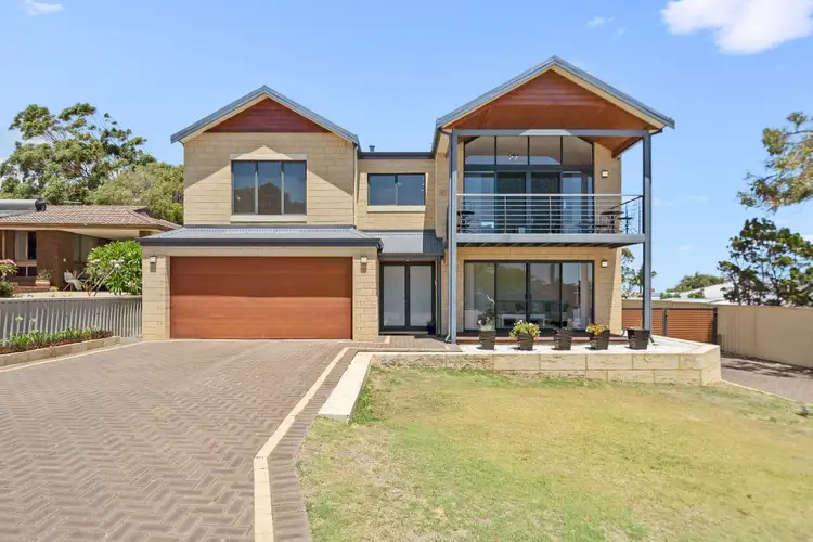 18 Menzies Street