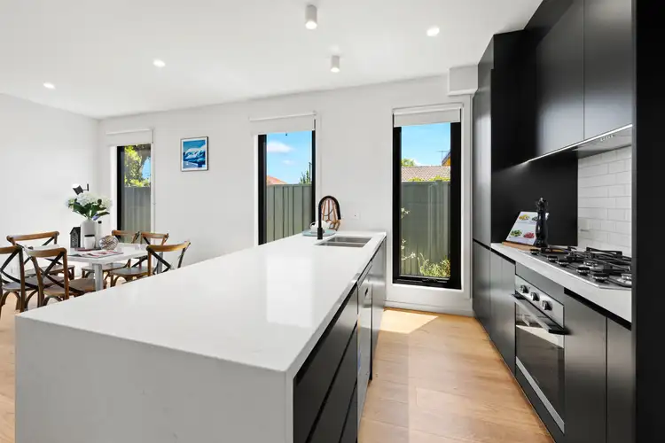 6 Eastcote Street