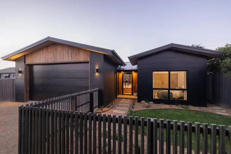 26 Sunderland Bay Road