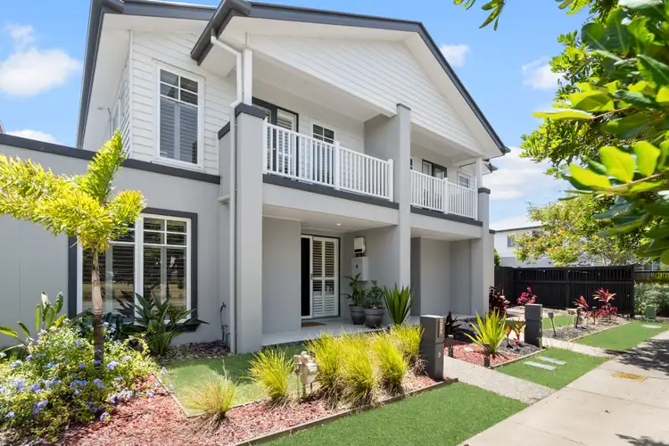 212 Lakeview Promenade