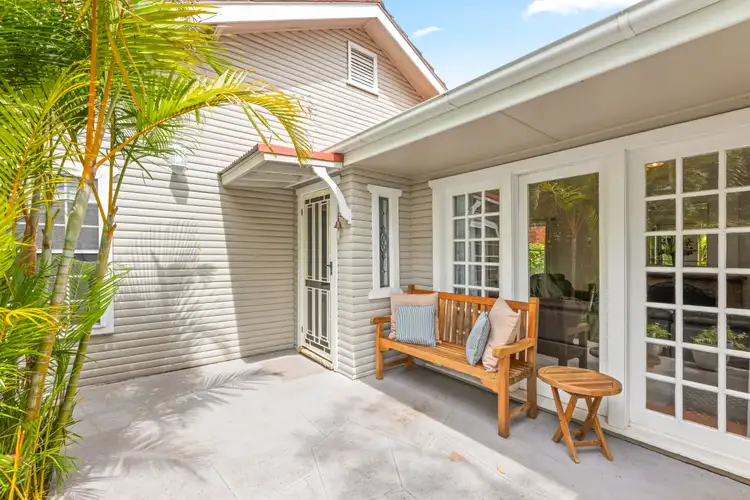 832 Kingsway